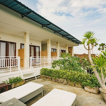 Happy Devi Guesthouse Canggu Dış mekan fotoğraf