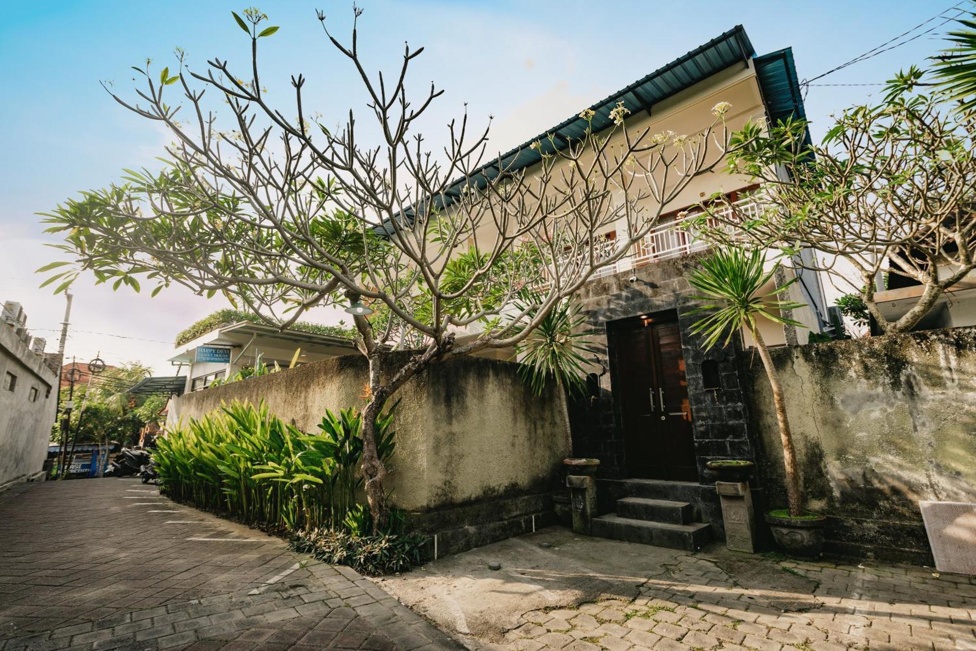 Happy Devi Guesthouse Canggu Dış mekan fotoğraf