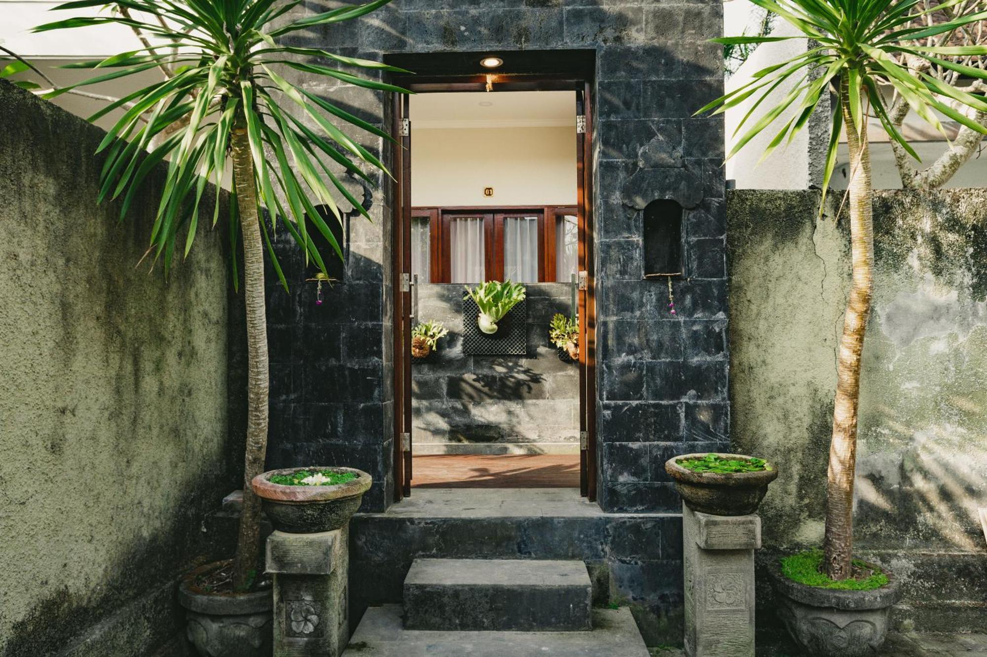 Happy Devi Guesthouse Canggu Dış mekan fotoğraf